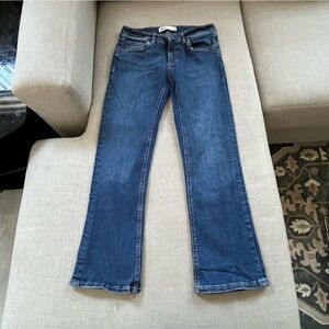 2. Zara SHORT LOW WAIST JEANS